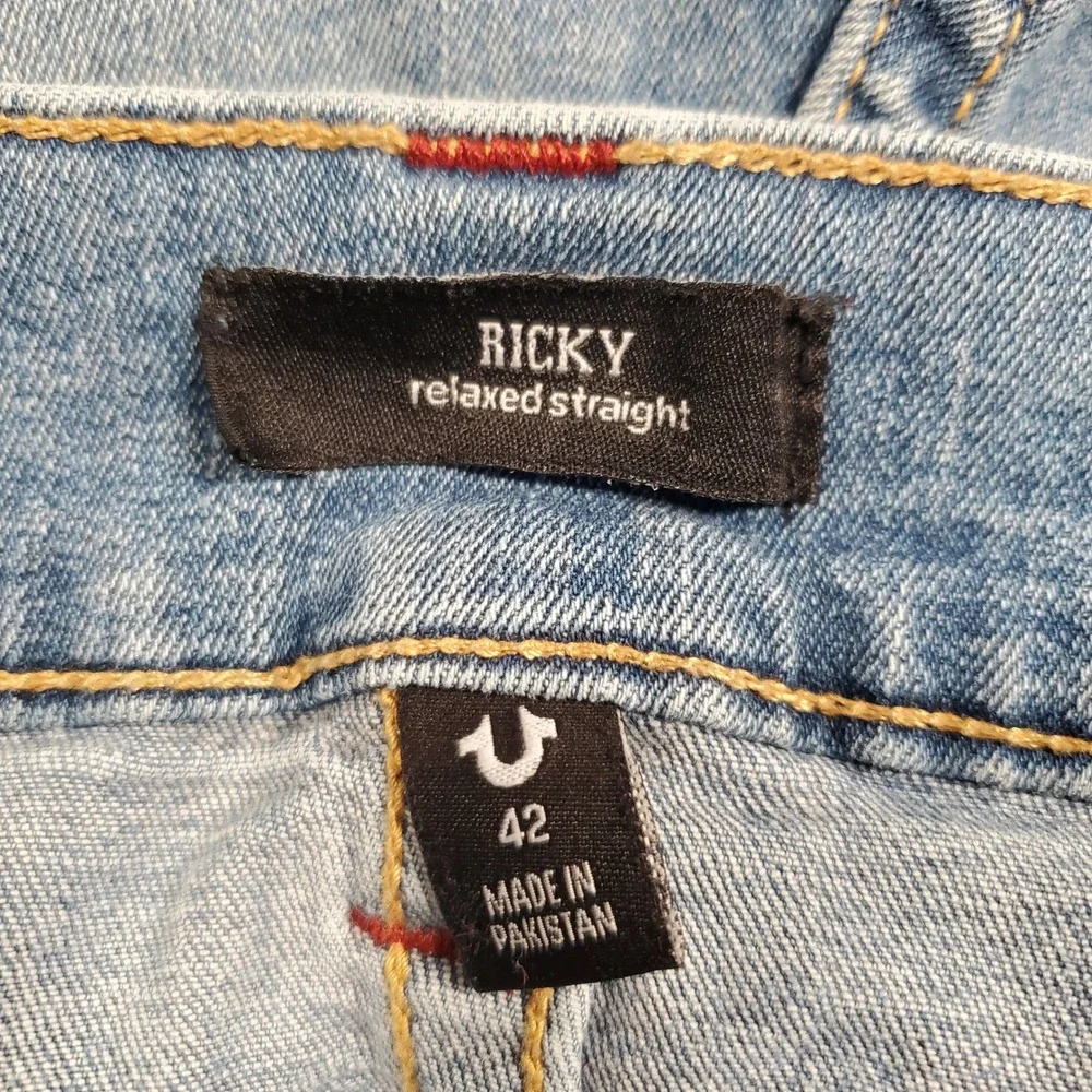 True Religion Ricky Relaxed Straight Jeans Mens 42 Blue Medium Wash Red Stitch